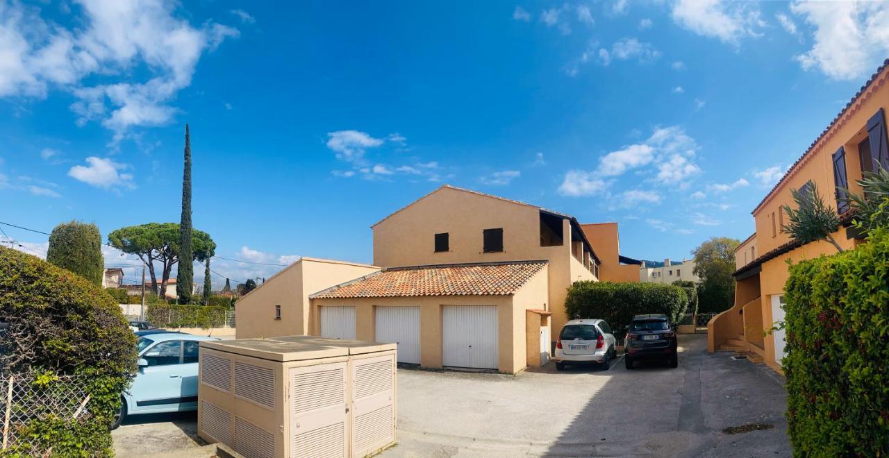 Appartamento Les Tamaris Saint-Cyr-sur-Mer Esterno foto